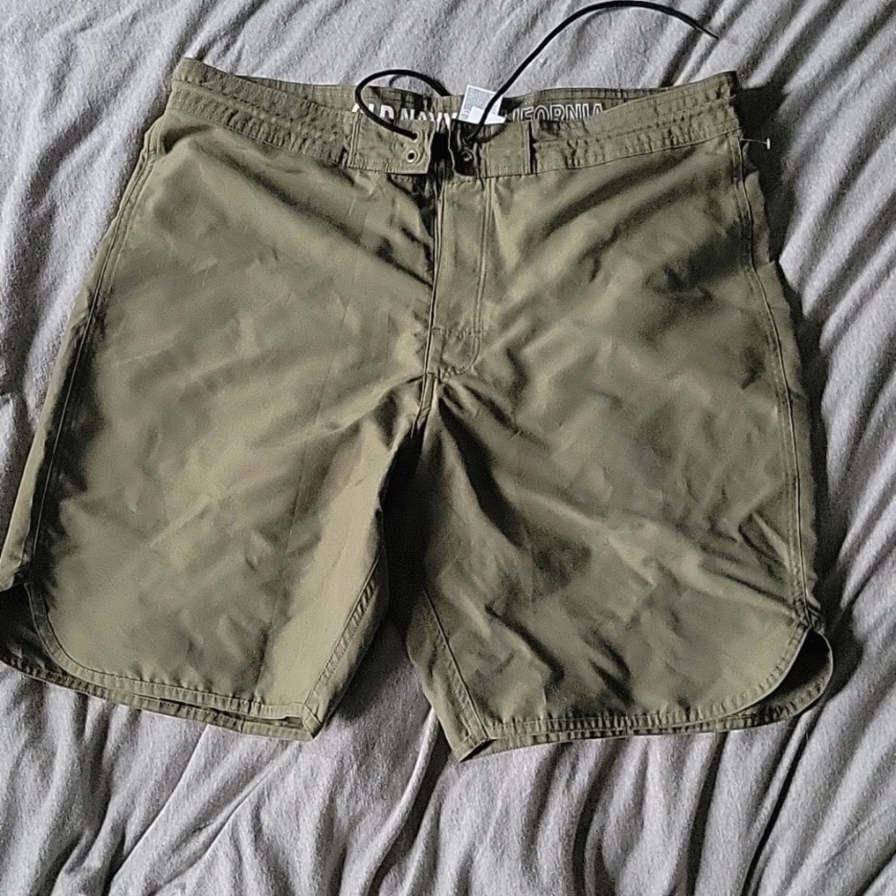 Old Navy size 36 Olive green board shorts